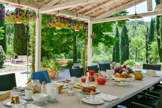 Villa D'Elsa (x 14 people) with Staff & Cook