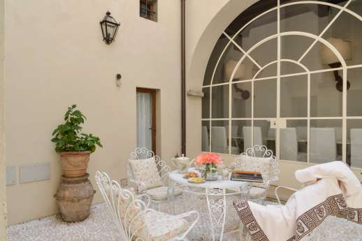 Villa Di Masseto (x 16 people) with Staff & Cook