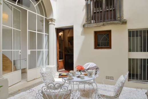 Villa Di Masseto (x 16 people) with Staff & Cook