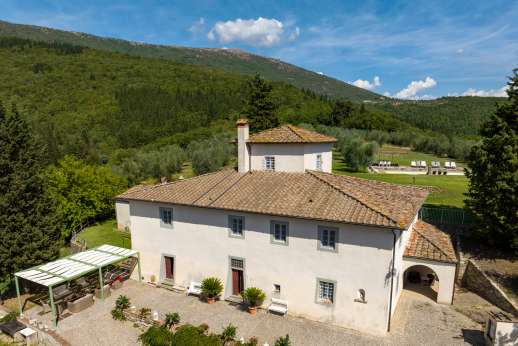 Podere Castelluccio - A restoration has produced a truly spectacular house equipped with all the latest efficiencies, from air-conditioning to internet.