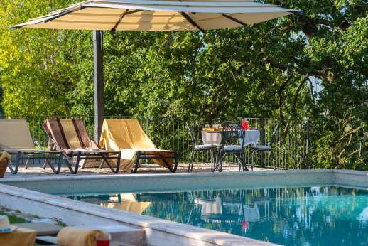 Podere Casalfava - Relax in style by the pool