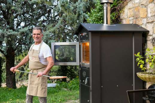La Pianstella - Enjoy your aperitivi under the loggia.