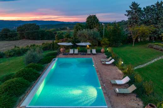 La Pianstella - Stunning views from the night time hot tub.