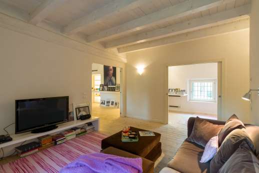 Villa Zambonina (x 18 people) with Staff & Cook