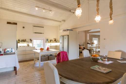 Villa Zambonina (x 18 people) with Staff & Cook