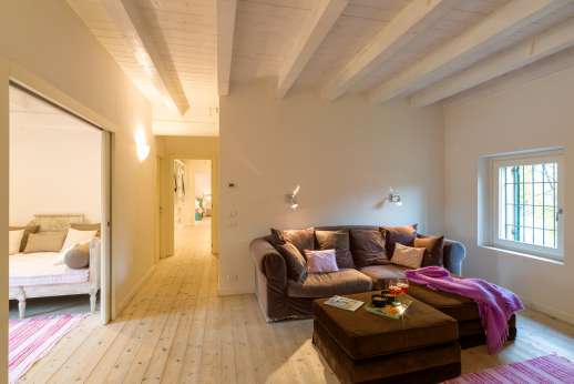 Villa Zambonina (x 18 people) with Staff & Cook