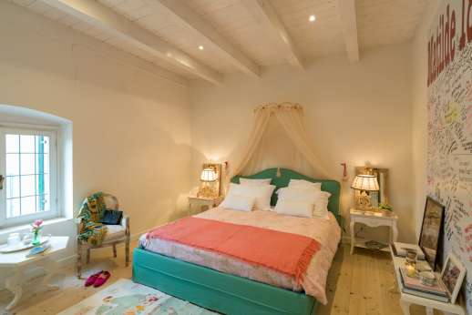 Villa Zambonina (x 18 people) with Staff & Cook