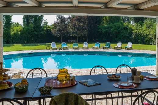 Villa Zambonina (x 18 people) with Staff & Cook