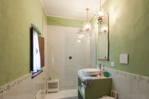 Villa Zambonina (x 18 people) with Staff & Cook