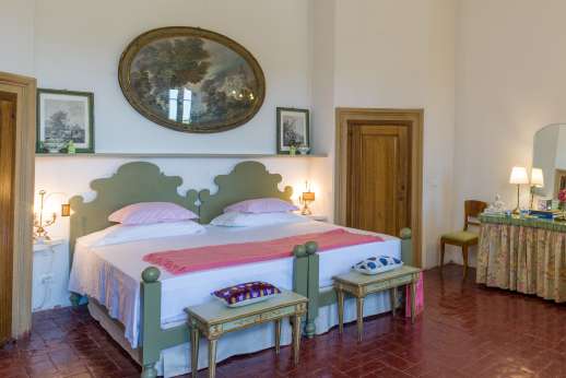 Villa Zambonina (x 18 people) with Staff & Cook