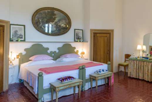 Weddings at Villa Zambonina (x 18 people) - Air-condtioned twin bedroom convertible to double located in the north side of the first floor facing the garden.