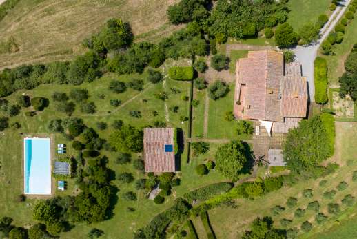 Poggio Alto - The swimming pool, 8 x 15 meters /26 x 49 feet, is set about 50m/yards from the house across level grounds.