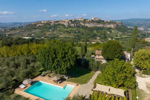 Cipresso Dorato - Orvieto is just minutes away, the famous Abbazia within walking distance