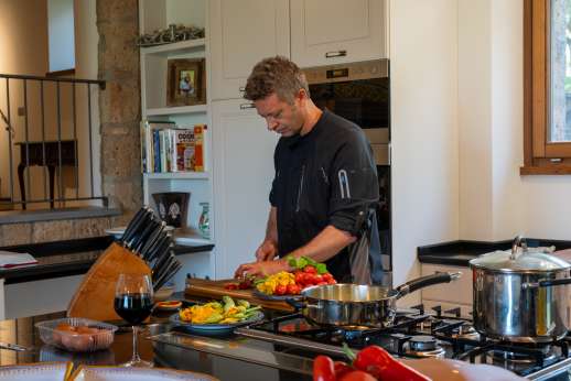 Cipresso Dorato - This beautiful farmhouse is located on the panoramic hills sorrounding the pictoresque town of Orvieto.