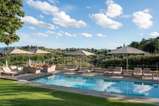 I Giullari -  The private infinity-edge swimming, 5 x 12m/16 x 38 feet
