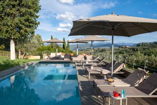 I Giullari - The private infinity-edge swimming with shower sits to one side with wonderful views.