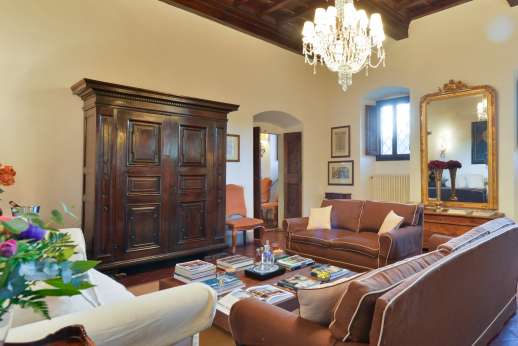 Villa Di Masseto - Another view of the first floor sitting room