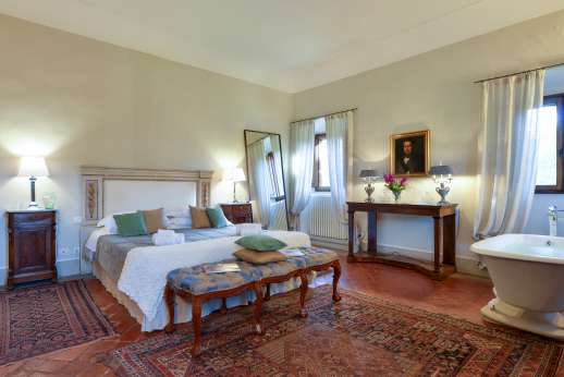 Villa Di Masseto (x 16 people) with Staff & Cook