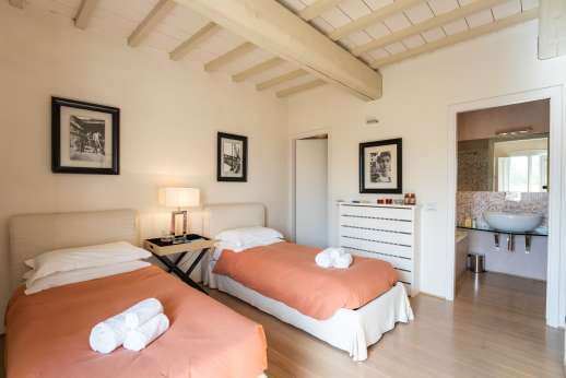 Villa Di Masseto (x 16 people) with Staff & Cook