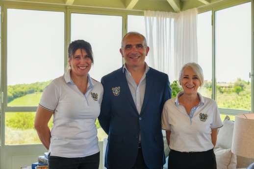 Dadianora - On-site concierge is a fundamental service at Dadianora: with years of experience and unrivaled local knowledge