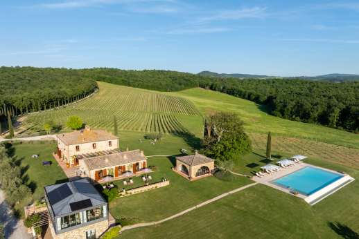 Dadianora - Approximately 10000 sqm of manicured garden which includes English lawn, swimming pool, a beautiful vineyard and breath-taking views