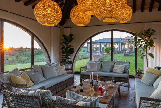 Dadianora - The lemon house, this quiet seating area equipped with a dry bar and coffee station
