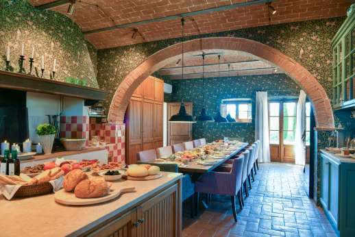 Dadianora - Main house ground floor large fully furnished kitchen with dining table