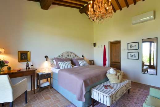 Dadianora - Access to furnished and enclosed private garden terrace.