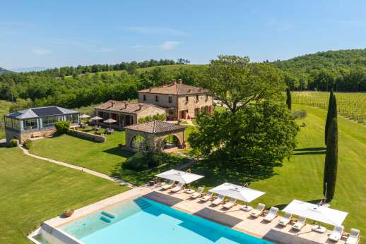 Dadianora - Dadianora is a renovated luxury stone farmhouse and guesthouse