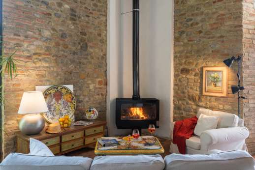 Colli Fiorentini - Sitting room in the evening