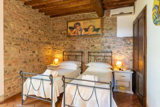 Colli Fiorentini - Another view of the twin bedroom.