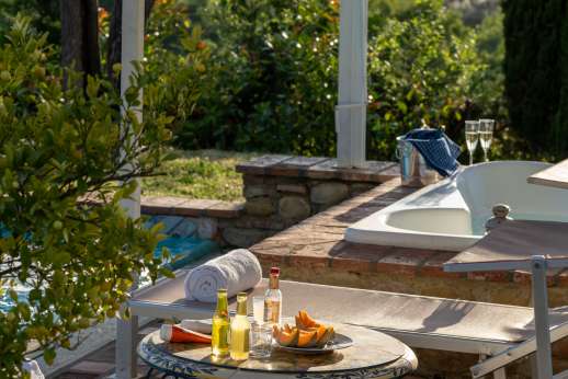 Colli Fiorentini - Relax have a dinner prepared for you,