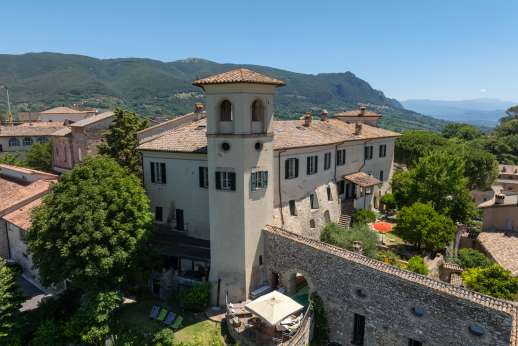 Santi Terzi - Santi Terzi has emerged as a magnificent yet cheerful private villa in with the original architectural elements