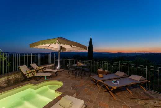 Santi Terzi (x 14 people) with Staff and Cook - Sunset from the colonnade