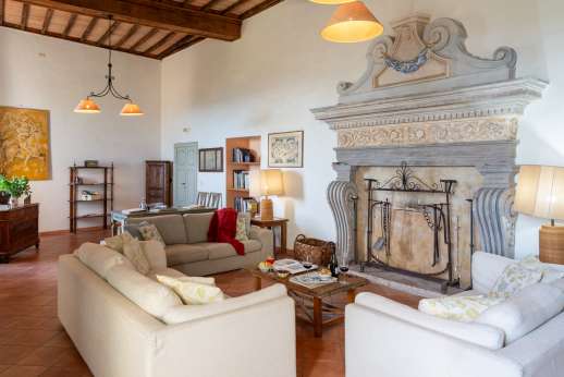 Santi Terzi (x 14 people) with Staff and Cook - Second floor large sitting room with a fireplace
