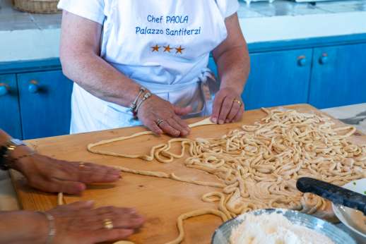 Santi Terzi (x 14 people) with Staff and Cook - Eat authentic Italian