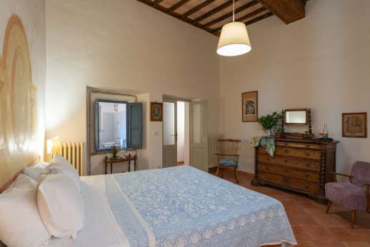 Santi Terzi (x 14 people) with Staff and Cook - Ground floor dining room