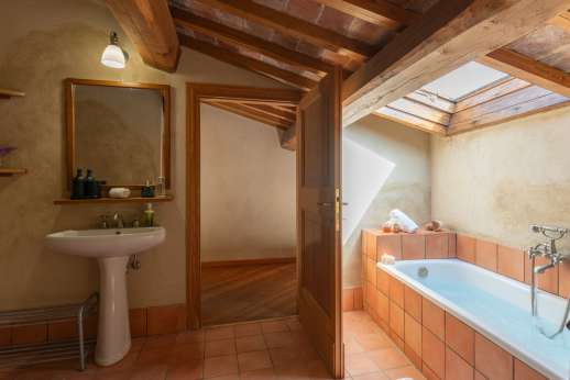 Santi Terzi (x 14 people) with Staff and Cook - La Soffitta apartment bathroom with bath and shower