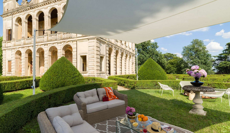 September Hotspots: A Showcase of the Finest Luxury Villa Rentals in Italy