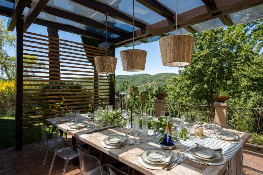 Villa Albizi - Dining area next to the kitchen ideal for al fresco meals