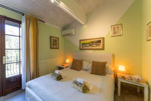 Villa Denise (x 8 people) with Staff and Cook - Traditional working pizza oven at the villa