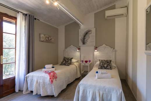 Villa Denise (x 8 people) with Staff and Cook - Traditional working pizza oven at the villa