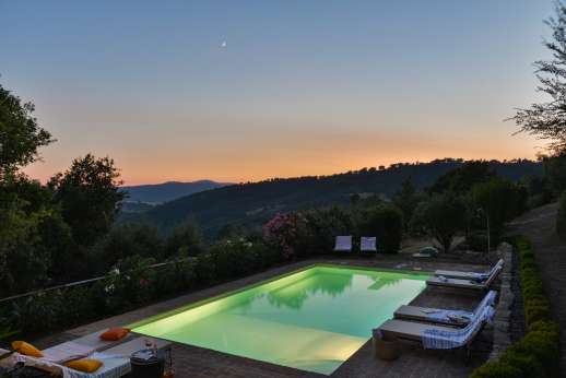 Bellona Di Sotto | 5 Bed Luxury Villa with Pool | Cortona - The majestic views during an evening swim at the villa