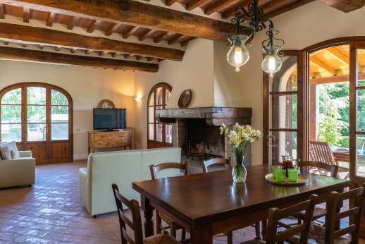 Casa Tara - Guesthouse, open plan kitchen and sitting room.