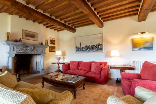 Casa Tara - The comfortable sitting room in the main house.