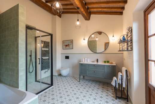 Casa Tara - Main house first floor the third bathroom.