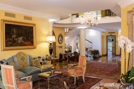 Villa Soele (x8 people) with Staff & Cook