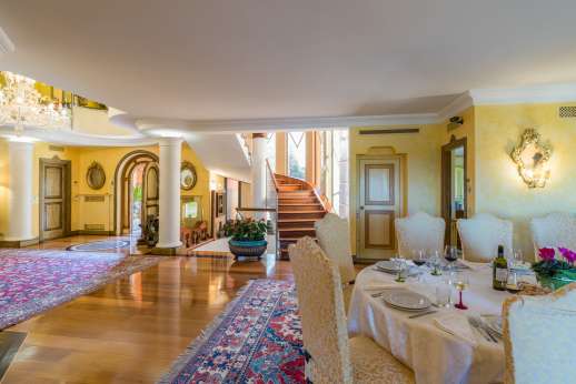 Villa Soele (x8 people) with Staff & Cook