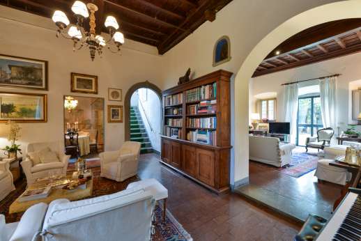 Villa San Martin - Large ground floor with two sitting rooms