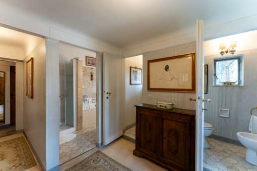 Villa San Martin - Second floor hallway